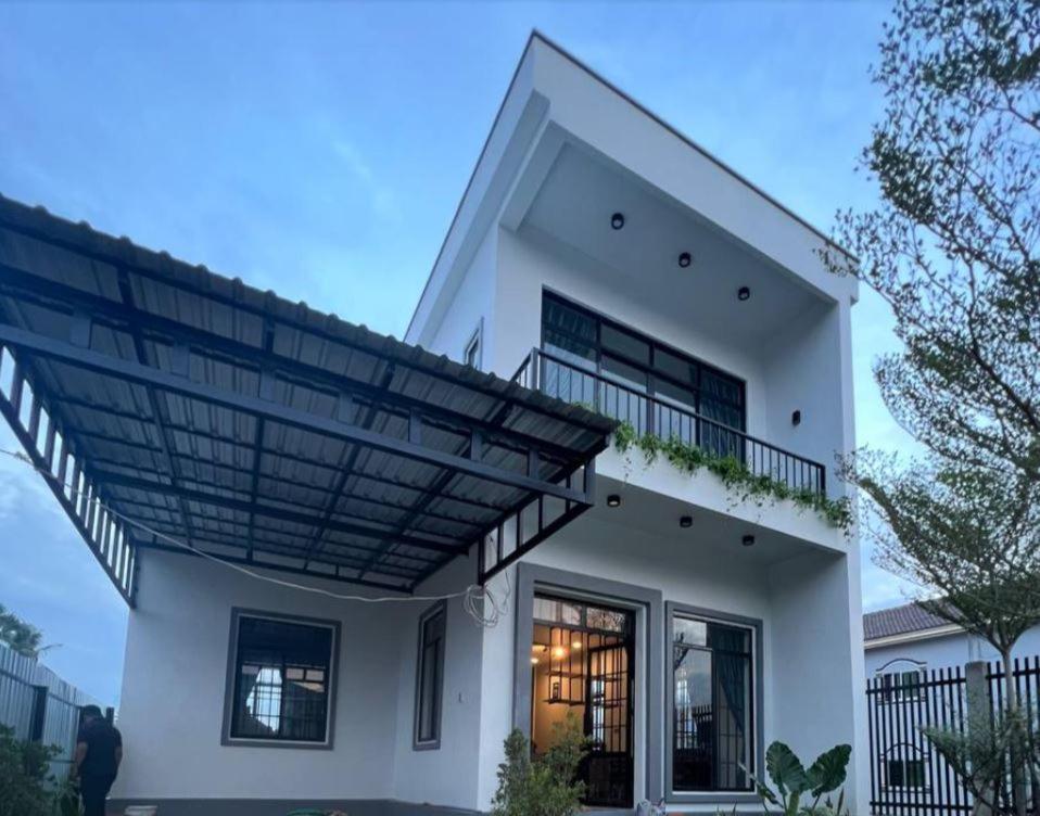 Hang Meas Boutique Hotel Kampot Bagian luar foto
