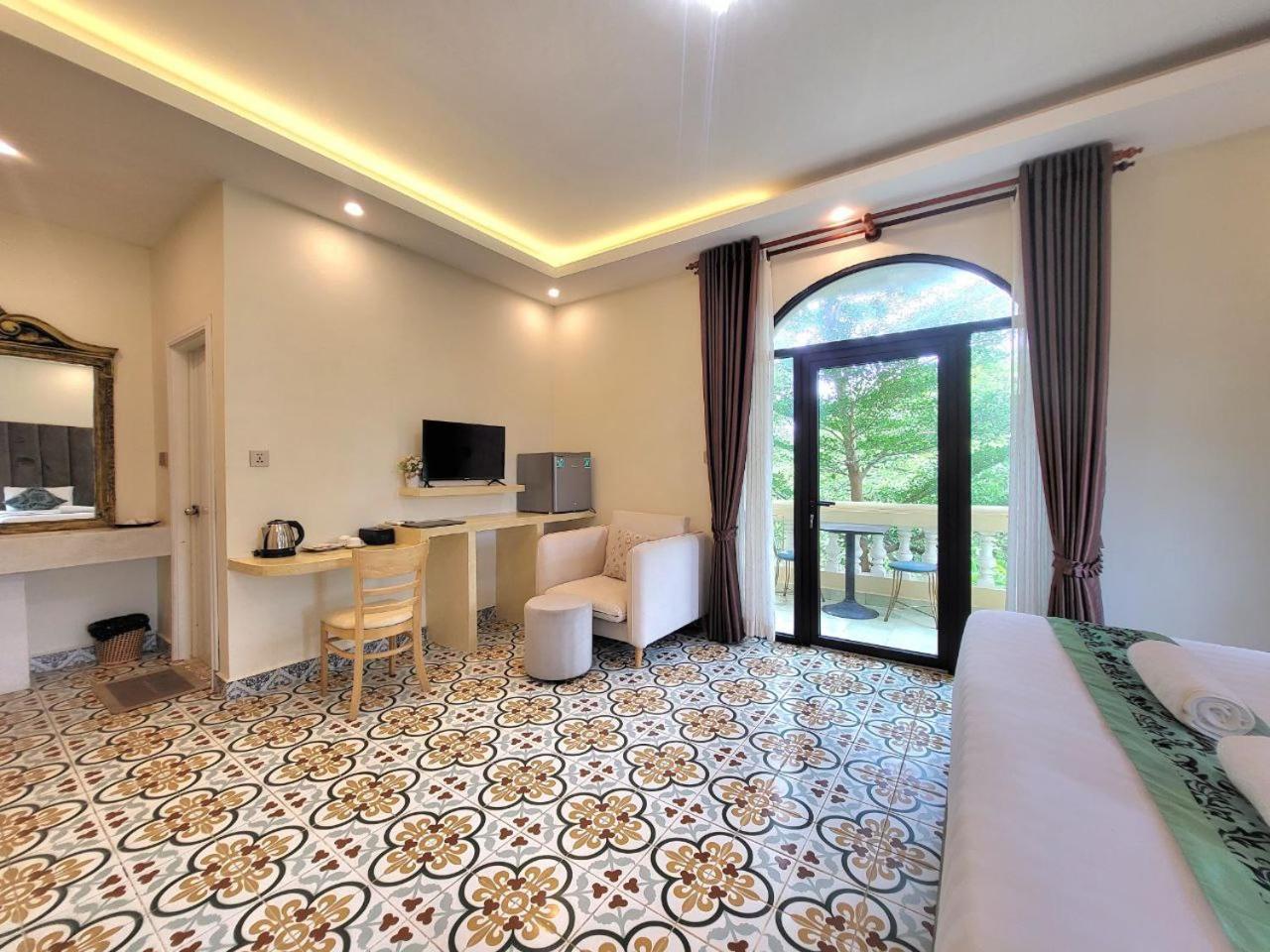 Hang Meas Boutique Hotel Kampot Bagian luar foto