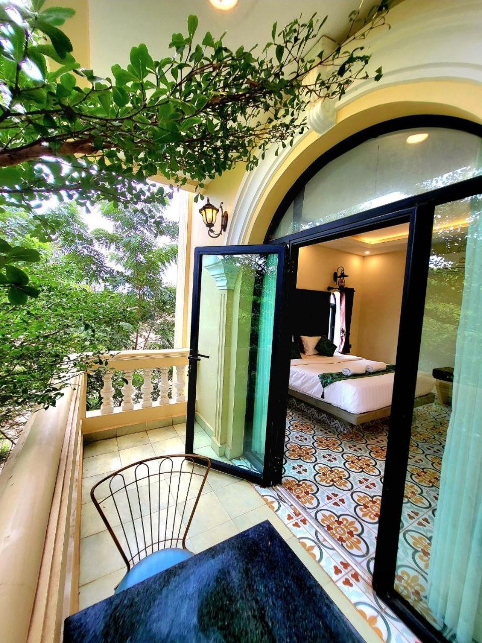 Hang Meas Boutique Hotel Kampot Bagian luar foto