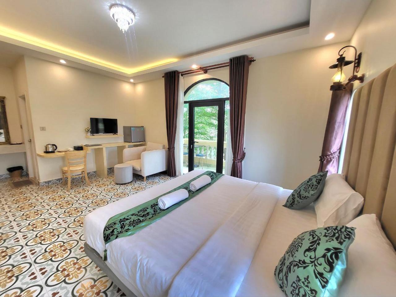 Hang Meas Boutique Hotel Kampot Bagian luar foto