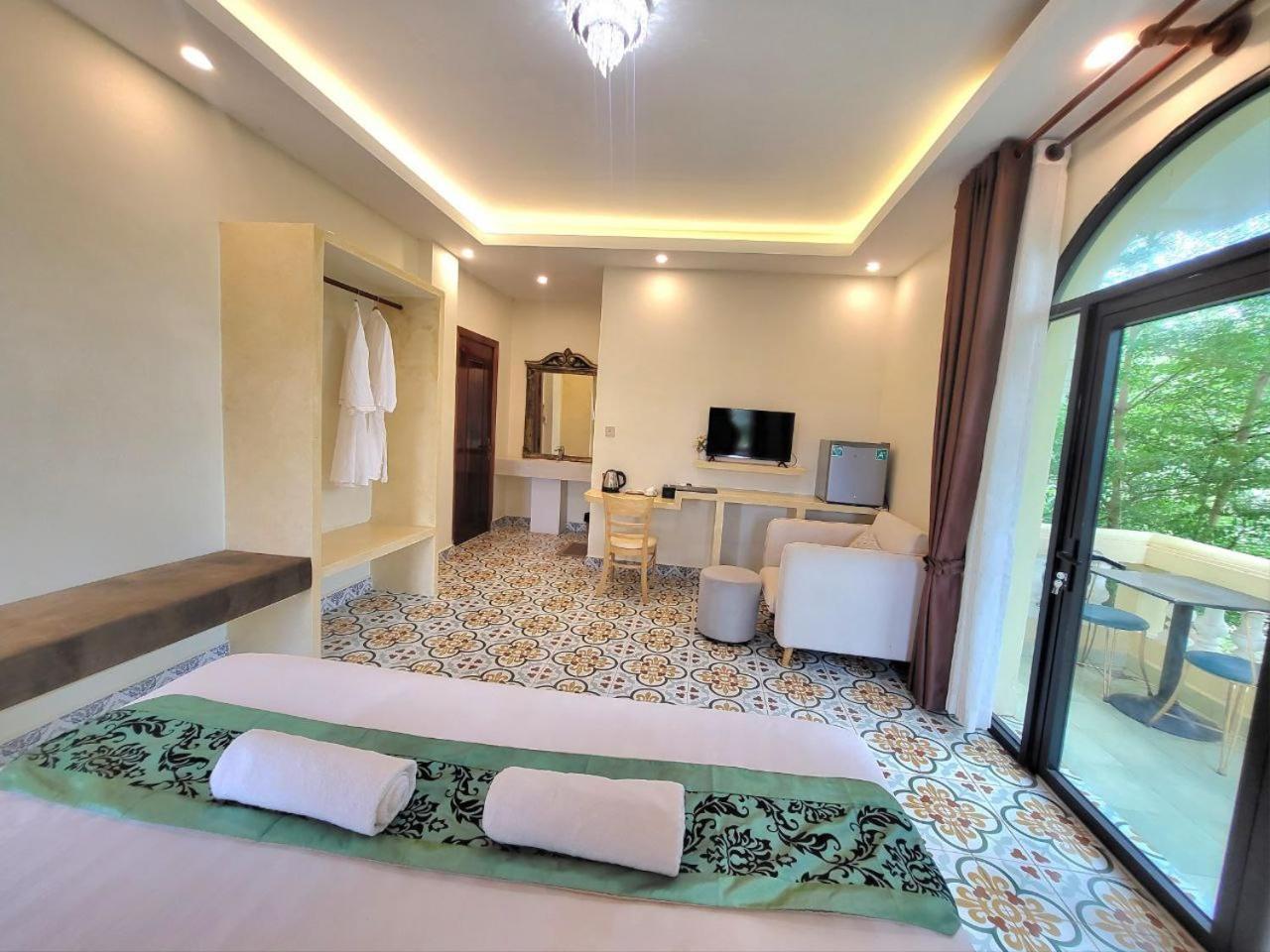 Hang Meas Boutique Hotel Kampot Bagian luar foto