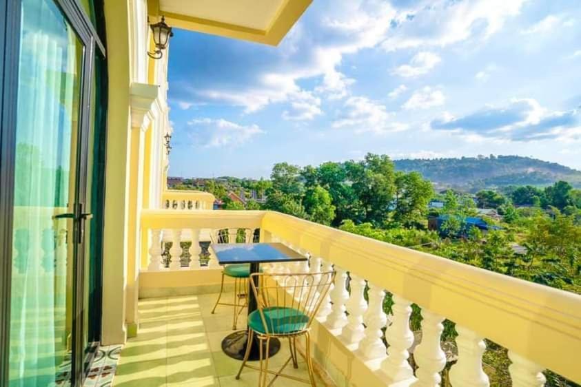 Hang Meas Boutique Hotel Kampot Bagian luar foto