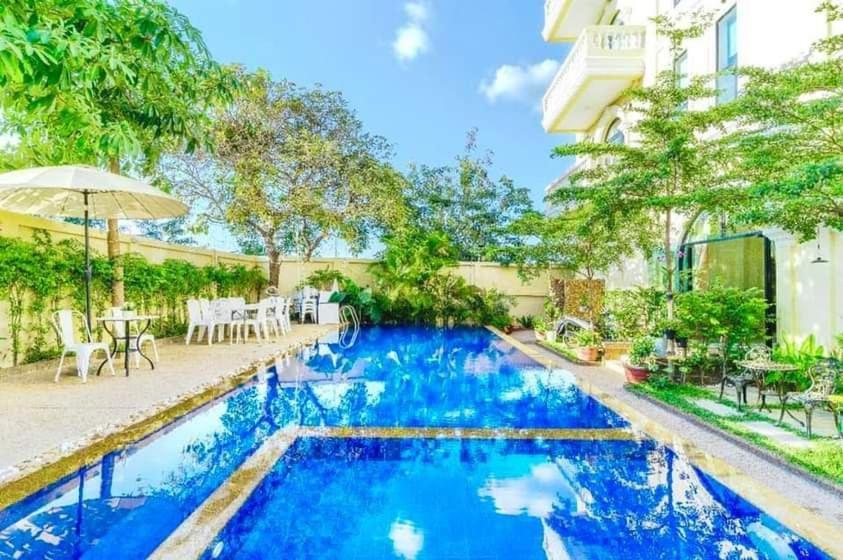 Hang Meas Boutique Hotel Kampot Bagian luar foto