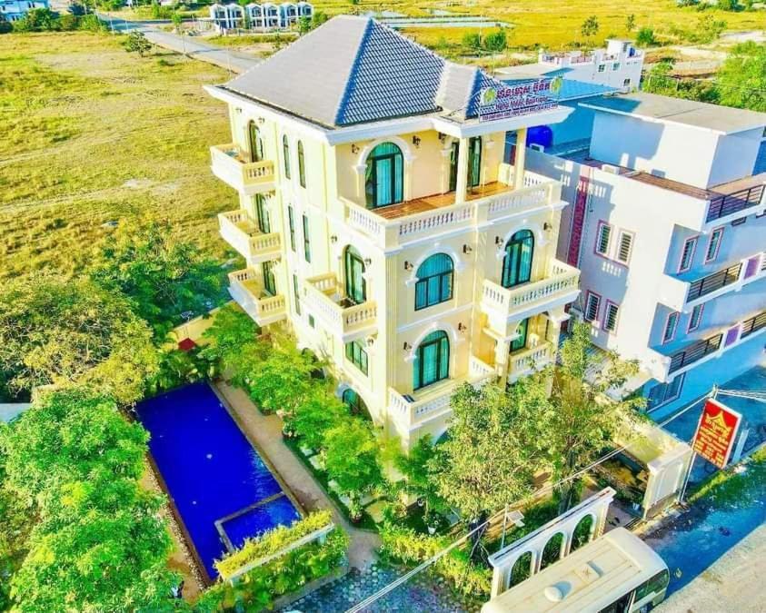 Hang Meas Boutique Hotel Kampot Bagian luar foto