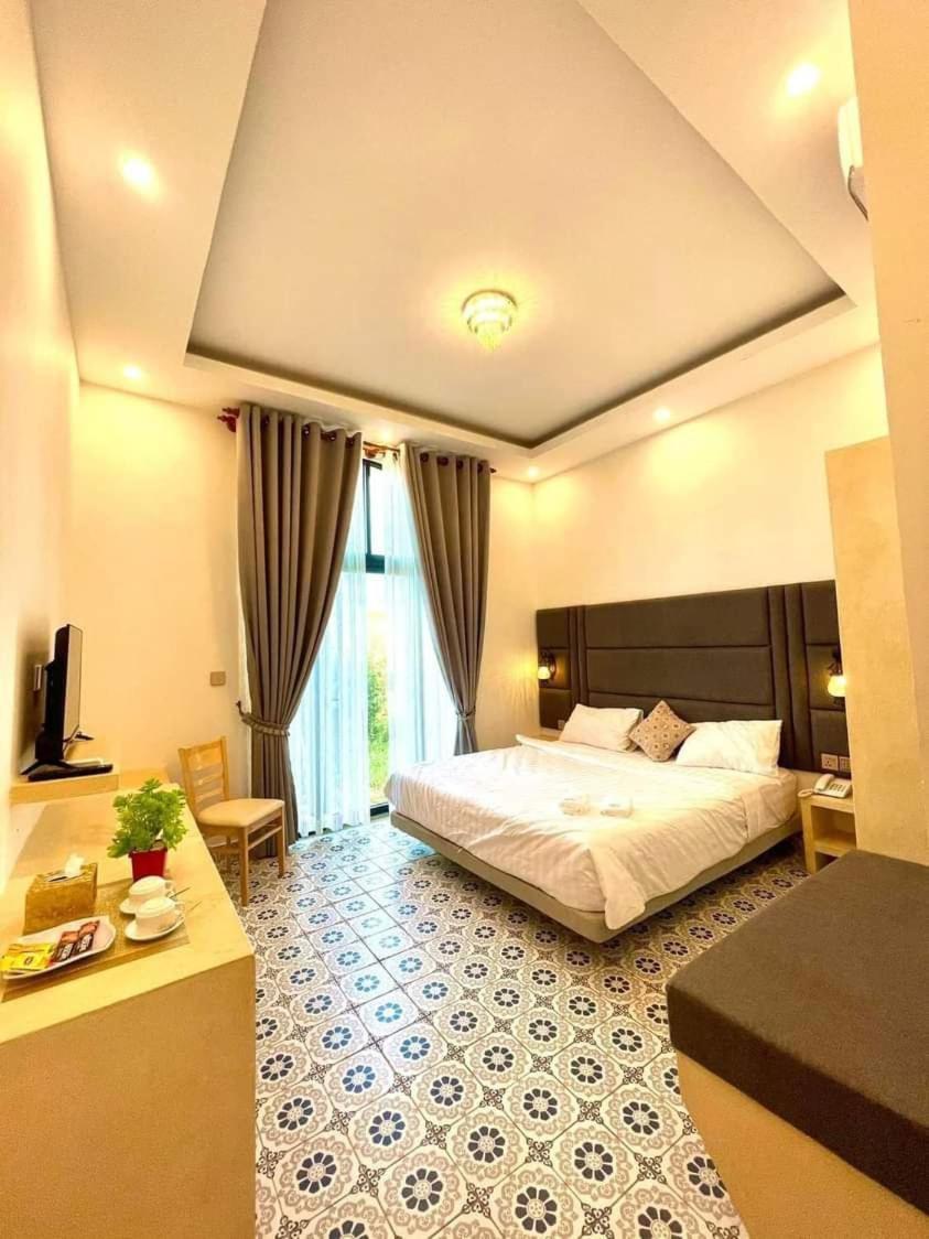 Hang Meas Boutique Hotel Kampot Bagian luar foto